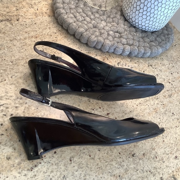 Etienne Aigner Patent Open Toe Heels Wedge Size 8 Slingback - Picture 7 of 7